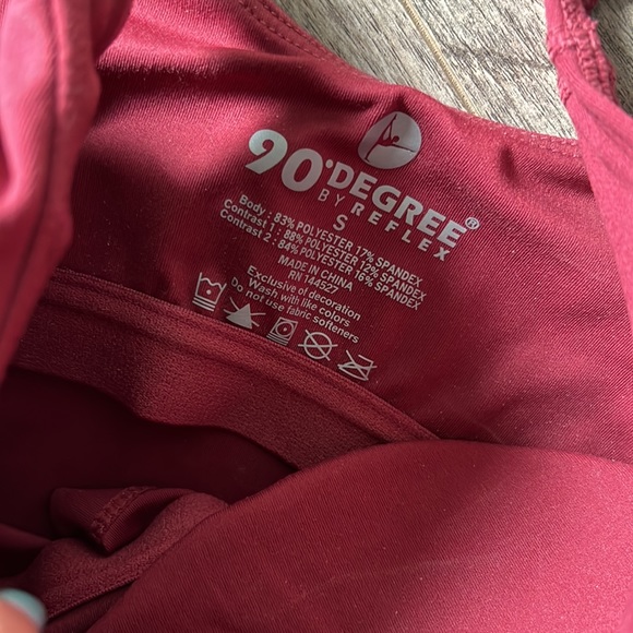 90 Degrees Align Tank - Picture 3 of 3